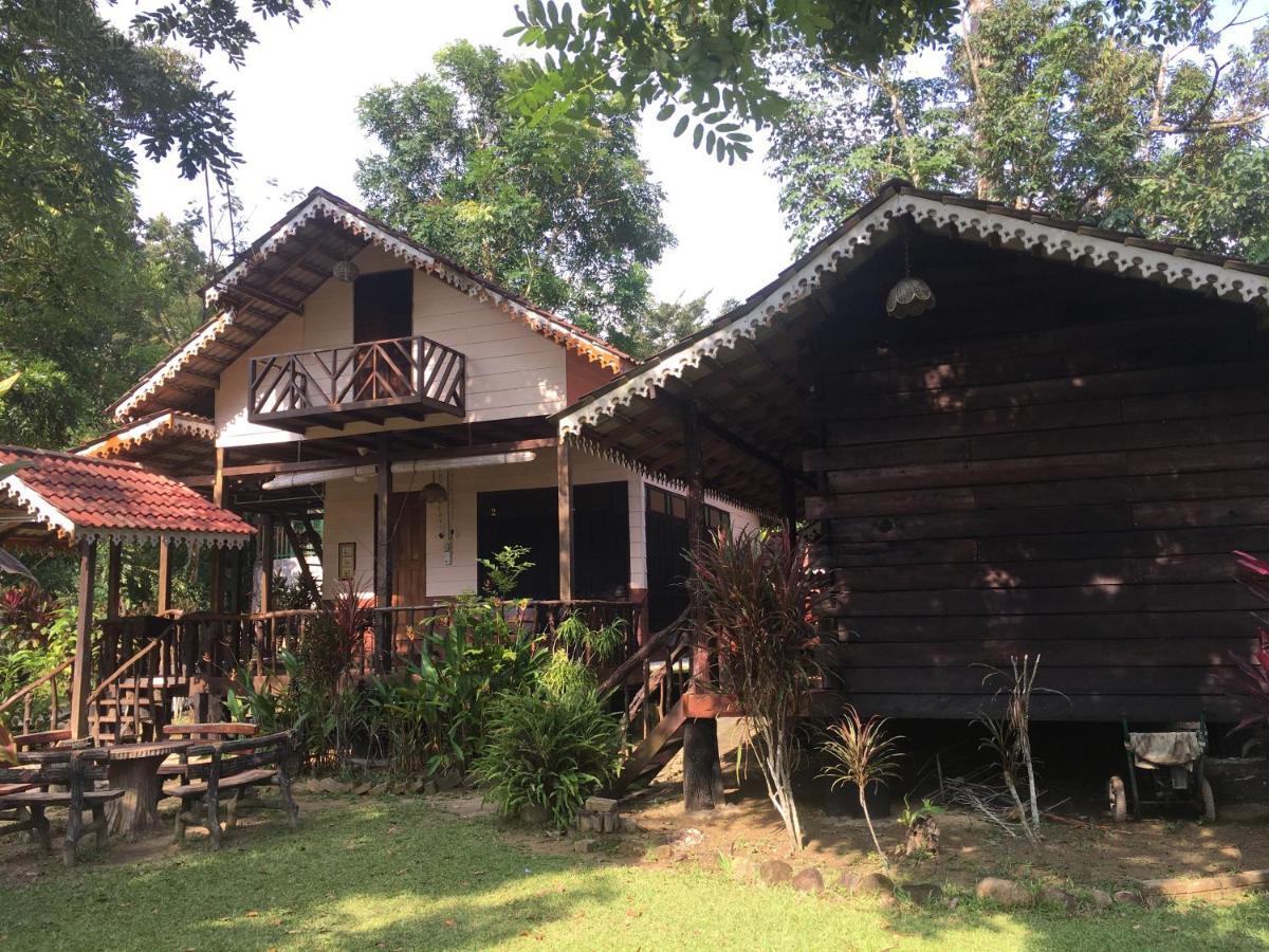 Rustic Chalet - Dahlia N Mawar At Sedim Vista Kulim Eksteriør bilde