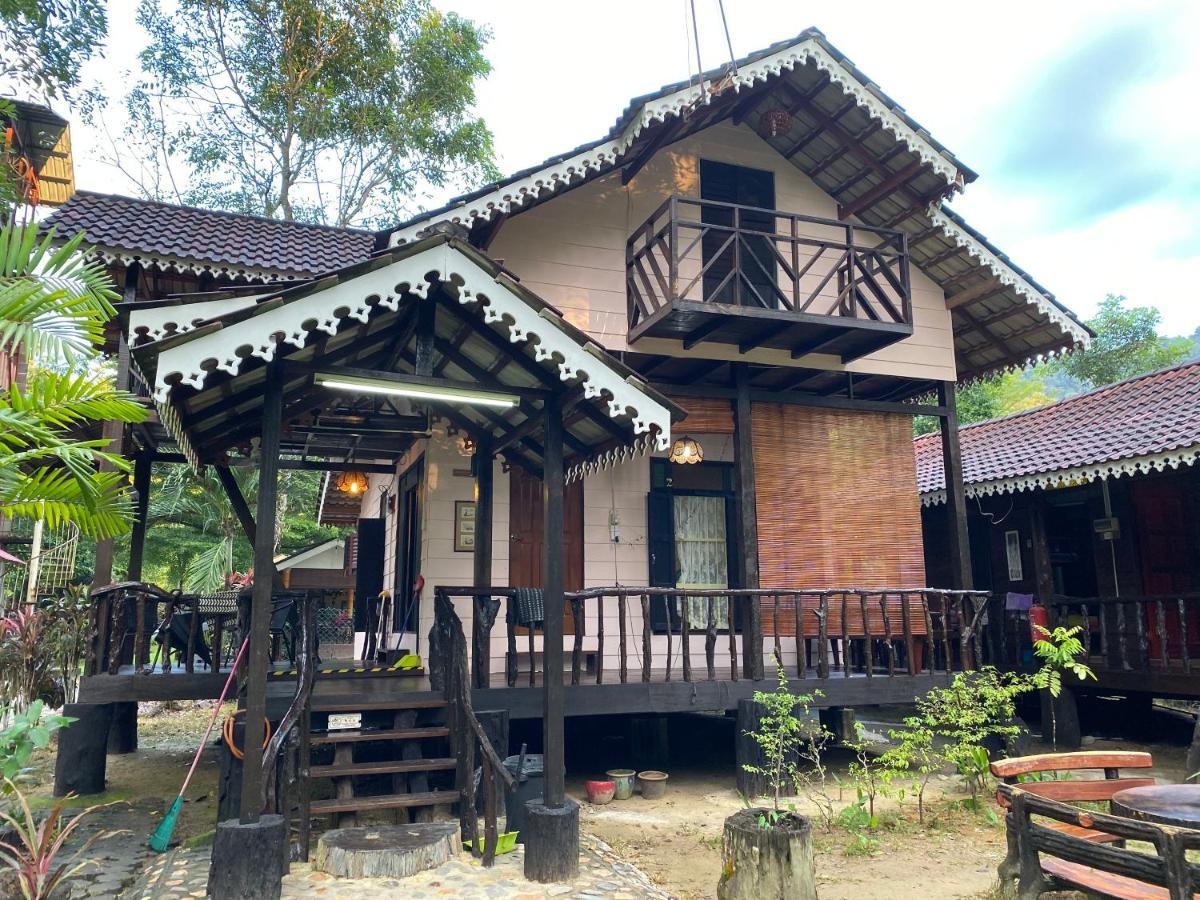 Rustic Chalet - Dahlia N Mawar At Sedim Vista Kulim Eksteriør bilde