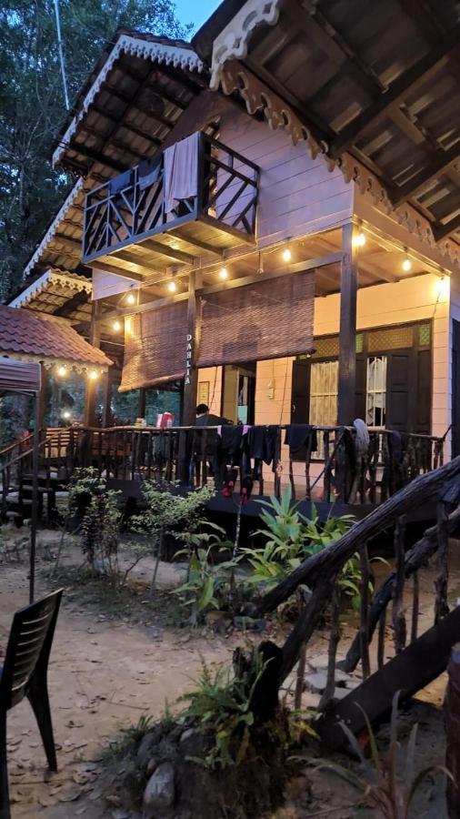 Rustic Chalet - Dahlia N Mawar At Sedim Vista Kulim Eksteriør bilde