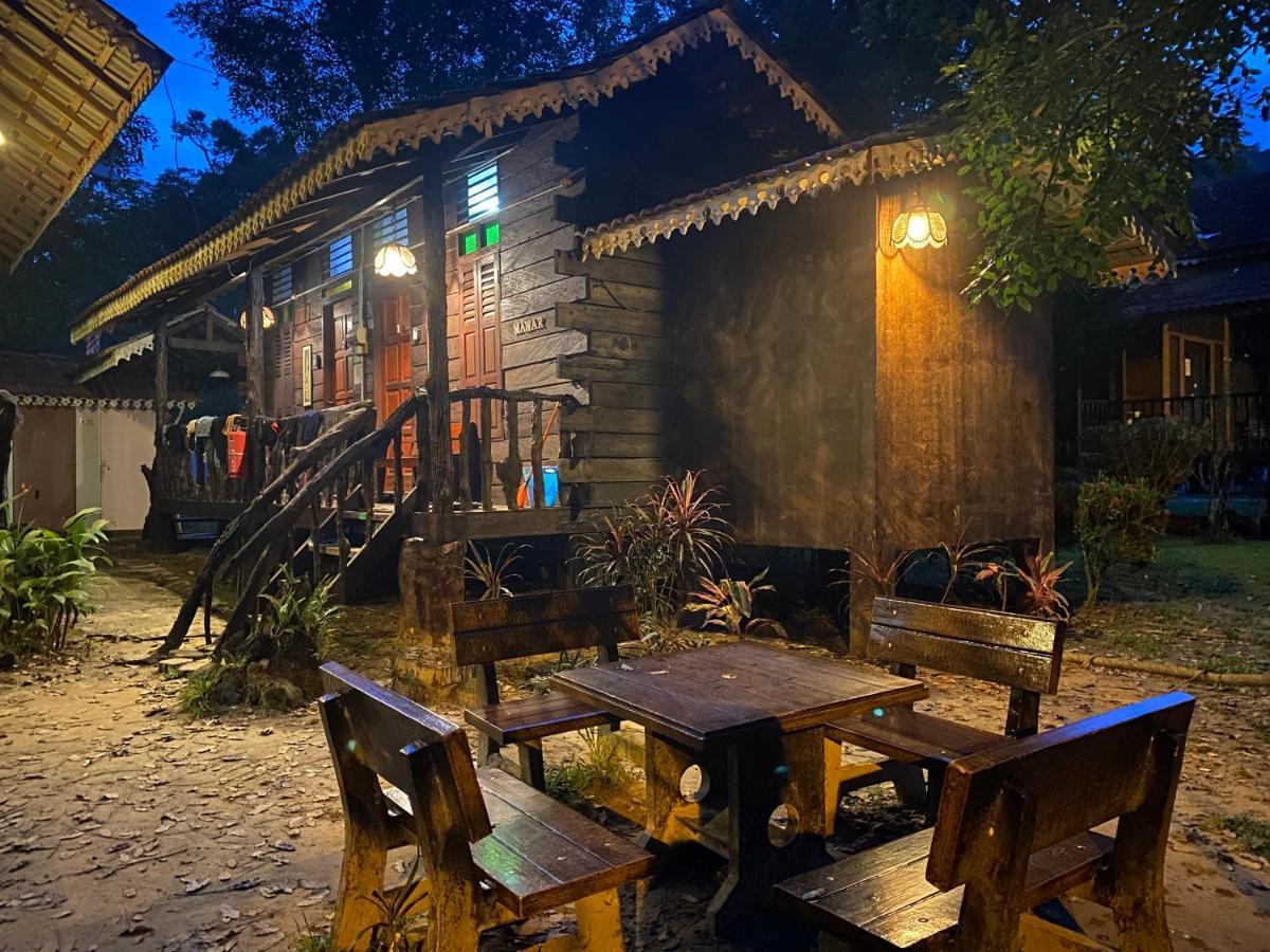 Rustic Chalet - Dahlia N Mawar At Sedim Vista Kulim Eksteriør bilde