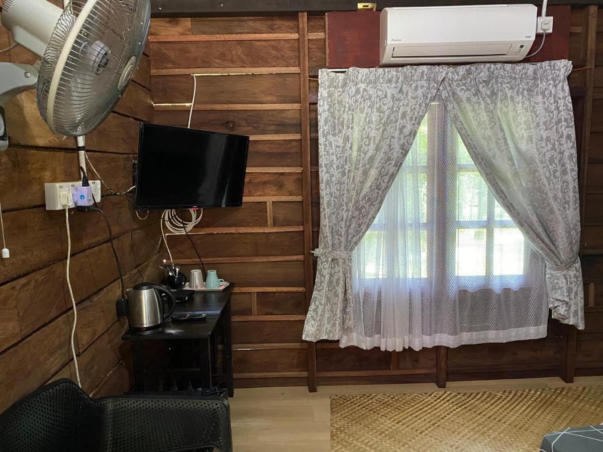 Rustic Chalet - Dahlia N Mawar At Sedim Vista Kulim Eksteriør bilde